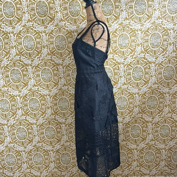 NWT La Maison Talulah Virtuous Lace Flower Applique Midi Dress in Black Sz XS - Picture 8 of 10